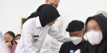 Mbak Wali Beri Motivasi dan BLT kepada Anak Berhadapan dengan Hukum