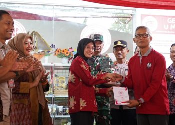 Dukung Ekonomi Kerakyatan, Mbak Wali Resmikan Gerai Koperasi Kelurahan Merah Putih di Ngadirejo