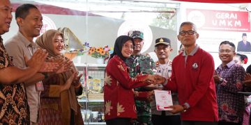 Dukung Ekonomi Kerakyatan, Mbak Wali Resmikan Gerai Koperasi Kelurahan Merah Putih di Ngadirejo