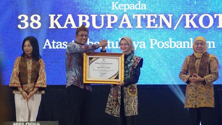 Perluas Akses Bantuan Hukum Lewat Posbankum, Mbak Wali Meraih Apresiasi Dari Menteri Hukum Republik Indonesia