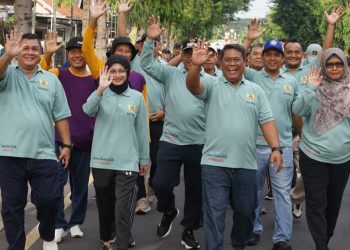 Jalan Sehat Bersama LKK, Mbak Wali Hadirkan Mobil Pelayanan Masyarakat untuk Perkuat Layanan Kelurahan