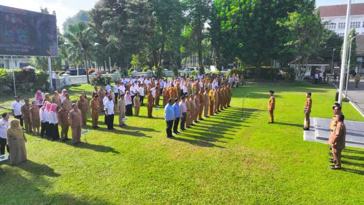 Pimpin Apel Pagi, Gus Qowim Ajak Refleksi Kinerja Tahun 2025 dan Terus Kembangkan Inovasi