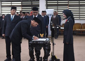 Mbak Wali Lantik 44 ASN Jabatan Fungsional, Perkuat Cita Keenam Pemerintahan Cepat Tepat