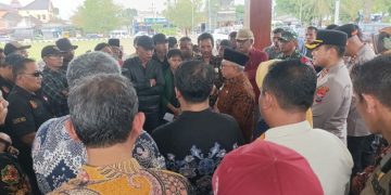 Demo Berantas Mafia Tanah di Blitar, Bupati Dipaksa Keluar