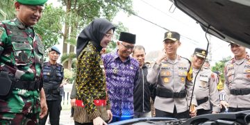 Mbak Wali Pimpin Apel Gelar Pasukan Operasi Lilin Semeru 2025, Pastikan Pengamanan Nataru Aman dan Kondusif