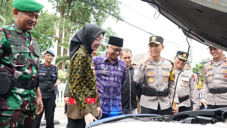 Mbak Wali Pimpin Apel Gelar Pasukan Operasi Lilin Semeru 2025, Pastikan Pengamanan Nataru Aman dan Kondusif. Foto : Dok. Pemkot Kediri