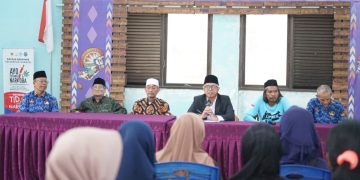 Gus Qowim Salurkan Bakti Sosial di Hari Ibu, Kuatkan Perempuan Kepala Keluarga