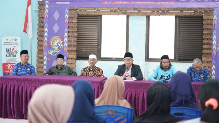 Gus Qowim Salurkan Bakti Sosial di Hari Ibu, Kuatkan Perempuan Kepala Keluarga