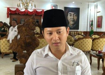 bupati trenggalek dan program sangu sampah