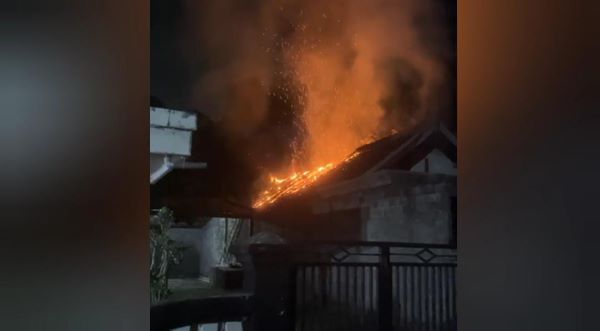 kebakaran rumah warga jombang