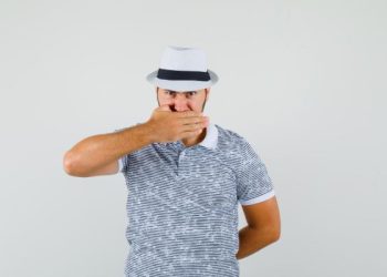 kebiasaan kentut di usia tua