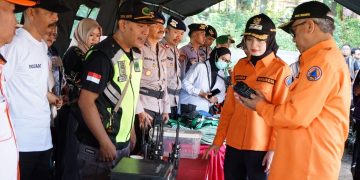 Mbak Wali Pimpin Apel Gelar Peralatan dan Simulasi Bencana Banjir, Satu Komando Hadapi Cuaca Ekstrem