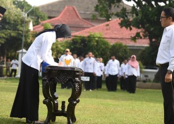 Mbak Wali Tandatangani Internal Audit Charter untuk Perkuat Pengawasan Pemerintahan