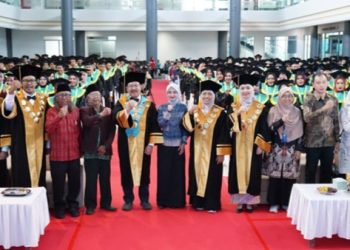 Mbak Wali Tekankan Pentingnya Skill dan Karakter di Era AI Saat Hadiri Wisuda UNISKA