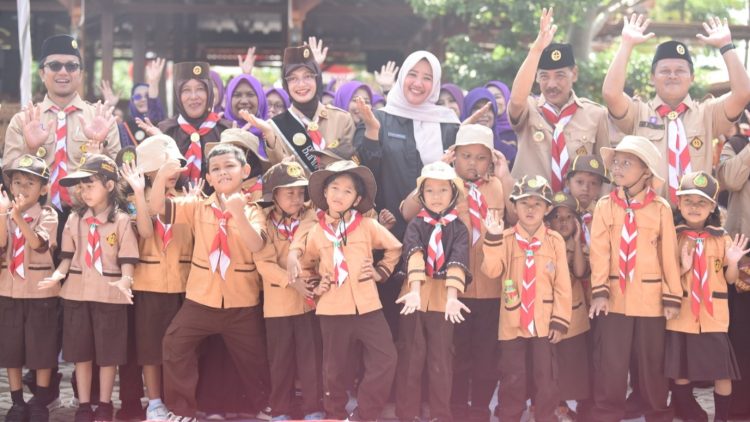 Cerianya Jambore PAUD Prasiaga Kota Kediri, Mbak Wali Apresiasi Petugas Apel Cilik dan Mengukuhkan Bunda PAUD