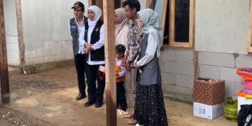 gubernur khofifah resmikan huntara trenggalek