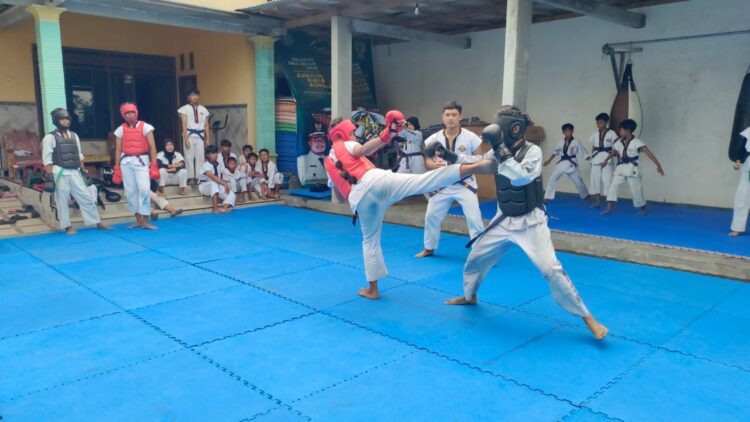 Atlet Cabor Kodrat saat berlatih. Foto : Bacaini.ID/Jatmiko