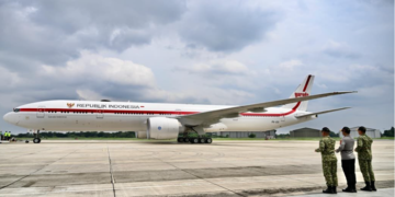 Presiden Republik Indonesia Prabowo Subianto bertolak menuju Inggris dan Swiss pada Minggu, 18 Januari 2026 melalui Pangkalan TNI AU Halim Perdanakusuma, Jakarta. Foto: BPMI Setpres/Cahyo