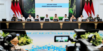 Konferensi Pers Satuan Tugas Penertiban Kawasan Hutan di Kompleks Istana Kepresidenan Jakarta, pada Selasa, 20 Januari 2026. Foto: BPMI Setpres/Cahyo