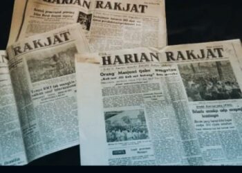 Ilustrasi koran Harian Rakyat dan aktivitas propaganda PKI pada era DN Aidit dan Njoto menjelang Pemilu 1955