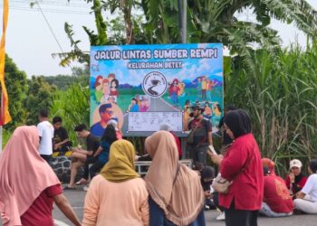 Pelaku UMKM meramaikan kegiatan warga di JLS Rempi Kelurahan Betet Kota Kediri