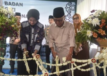 Wali Kota Kediri Vinanda Prameswati saat meresmikan SPPG 2 Al-Amien di Pondok Pesantren Al-Amien Kediri