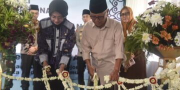 Wali Kota Kediri Vinanda Prameswati saat meresmikan SPPG 2 Al-Amien di Pondok Pesantren Al-Amien Kediri