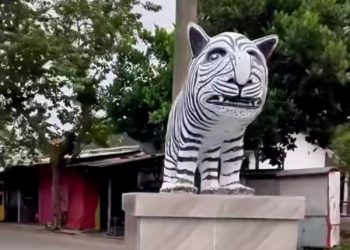 patung macan kediri