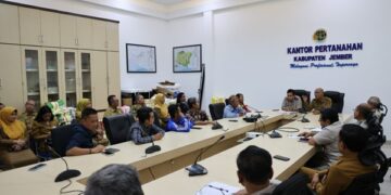 Audiensi warga Villa Indah Tegal Besar bersama Satgas ITR serta Kantor Pertanahan Jember