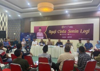 Warga Perum Muktisari Tahap III saat wadul ke Satuan Tugas Infrastruktur dan Tata Ruang (ITR) Kabupaten Jember.