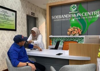 Anggota Komisi C DPRD Jember, David Handoko Seto saat berkunjung ke Klinik Platinum RSUD dr Soebandi Jember