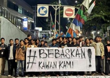 Mahasiswa menuntut pembebasan aktivis yang ditangkap polisi. Foto: IG @mahasiswabergerak