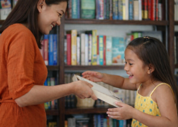 Donasi buku untuk anak-anak dalam gerakan literasi global