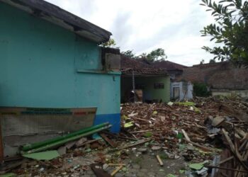 Gedung SDN Tlogo 2 Kanigoro yang masih digunakan 182 siswa