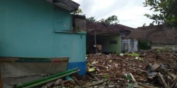 Gedung SDN Tlogo 2 Kanigoro yang masih digunakan 182 siswa