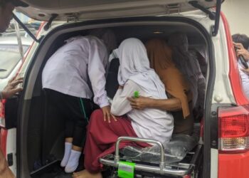 Puluhan siswa SD di Tulungagung dirawat akibat keracunan massal menu MBG