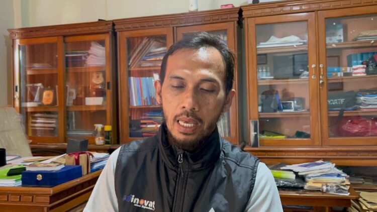 Kepala SD Inovatif Trenggalek memberikan keterangan soal penghentian sementara MBG