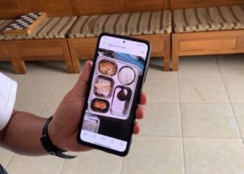 Ilustrasi menu Makan Bergizi Gratis di Trenggalek yang ditarik karena tercium bau tak sedap