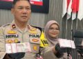 Konferensi pers Polres Trenggalek terkait penipuan BCA Mobile palsu