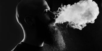 Ilustrasi rokok elektrik atau vape. Foto: unsplash