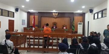 Sidang vonis kasus penganiayaan guru oleh suami anggota DPRD Trenggalek di Pengadilan Negeri Trenggalek