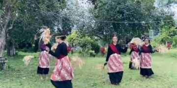 Ilustrasi tarian mistis Nusantara dalam ritual sakral adat yang dipercaya menghubungkan manusia dengan dunia gaib