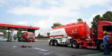 Pasokan BBM Pertamina ke SPBU. Foto: Pertamina