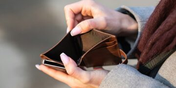 Ilustrasi dompet kosong. Foto: unsplash