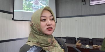 Nasa Barcelona Marheinis calon Ketua DPC PKB Blitar 2026 saat memberikan keterangan kepada wartawan