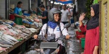 ibu pekerja mencari nafkah di jalan