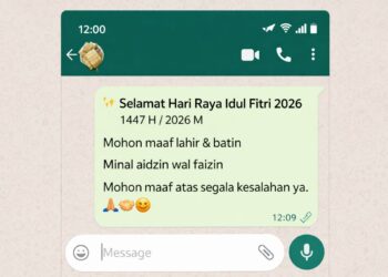 Ilustrasi seseorang mengirim ucapan Idul Fitri 2026 melalui WhatsApp di ponsel