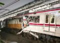 Kondisi kereta api yang bertabrakan di Stasiun Bekasi. Foto: X @Merapi Uncover