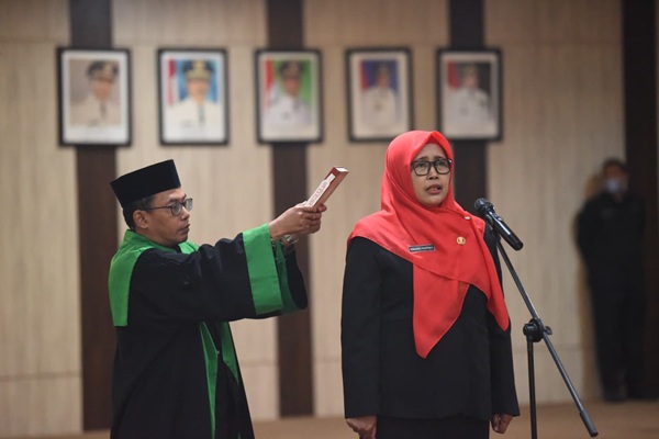 Pelantikan Endang Kartika Sari sebagai Pj Sekda Kota Kediri. Foto: Humas
