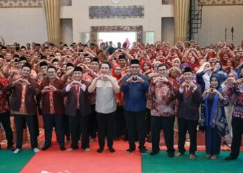 Bupati Jember Muhammad Fawait bersama forkopimda saat halal bi halal dengan PPNI Jember